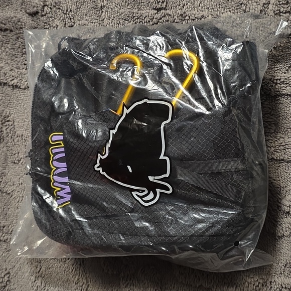 Wooli Lockable Crossbody Bag - Picture 4 of 4